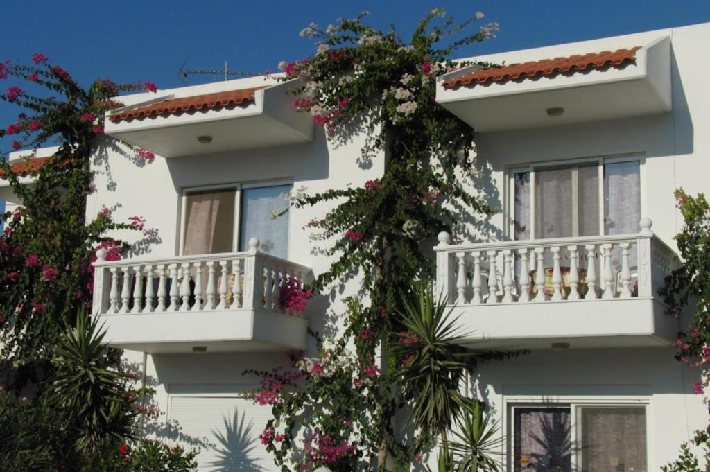 Castle View Apartments Haraki Exterior photo