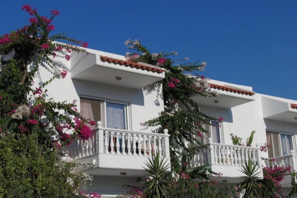 Castle View Apartments Haraki Exterior photo